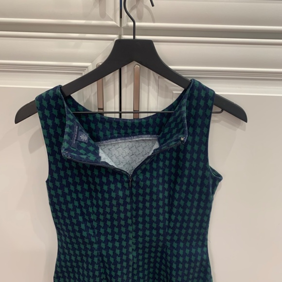 Tommy Hilfiger Sleeveless‎ Dress, Size 4 - Picture 3 of 8